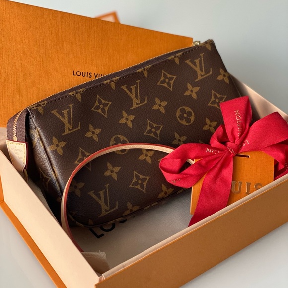 SOLD ❌ Louis Vuitton Pochette Accessoires - Picture 1 of 10